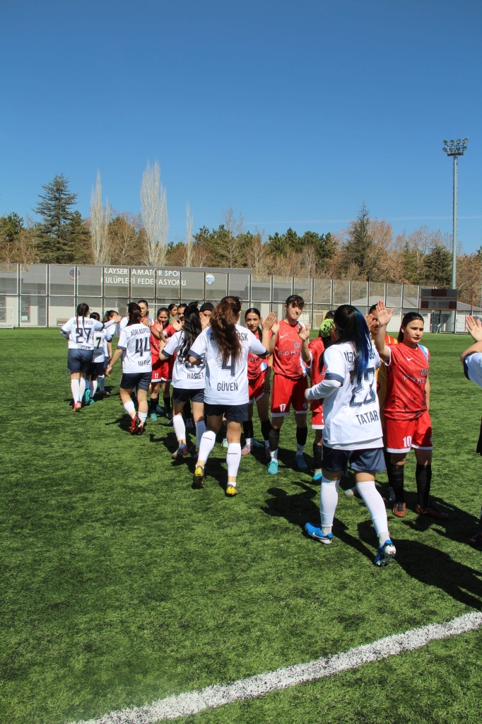 Kadın futbolunda Ağrı rüzgarı 5 Gollü Galibiyet