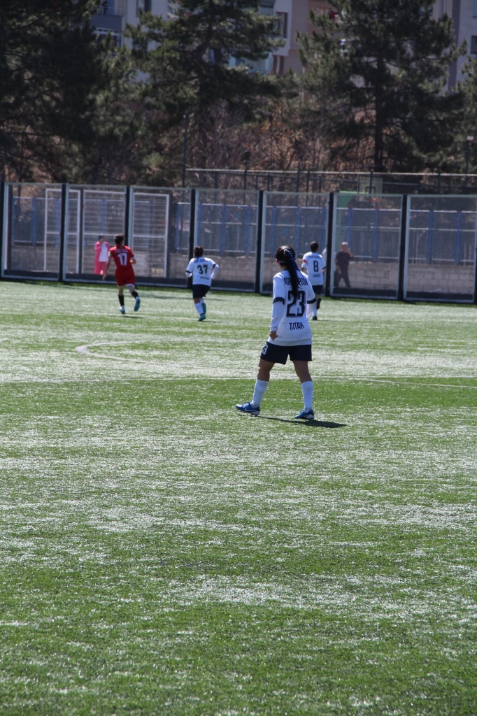 Kadın futbolunda Ağrı rüzgarı 5 Gollü Galibiyet